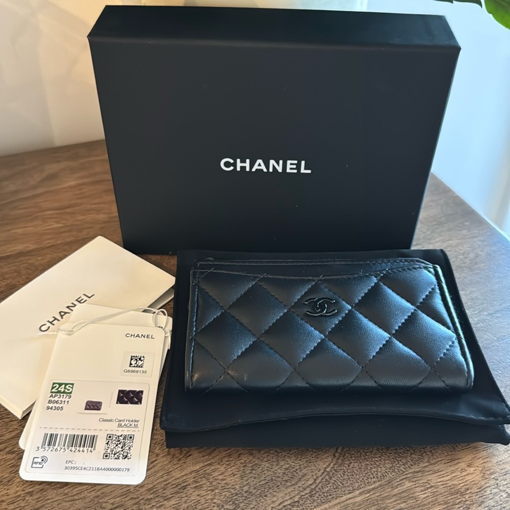 Chanel classic card holder